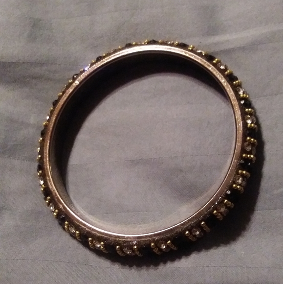 Gold bangle bracelet w/accents - Picture 4 of 6